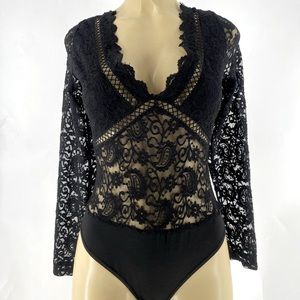 NWT - LULUS lace bodysuit